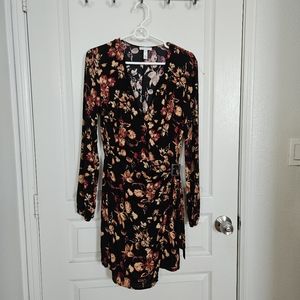 LEITH NWOT Black Floral Longsleeve Mini Wrap V-neck Black Dress Size Small